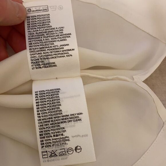 𝅺h&m sleeveless satin blouse . NWT - Picture 9 of 9